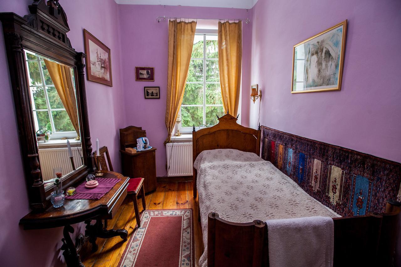 Dwor W Odonowie Dış mekan fotoğraf